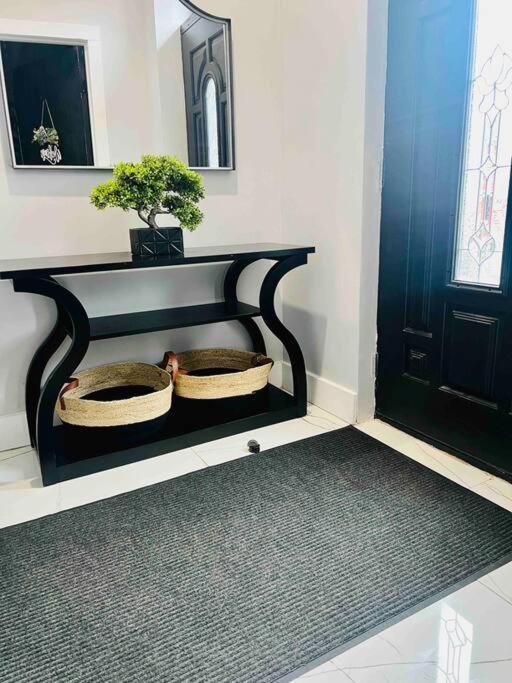 Apartment 2 Bedroom Apartment, Close To Nyc & Downtown Jc!