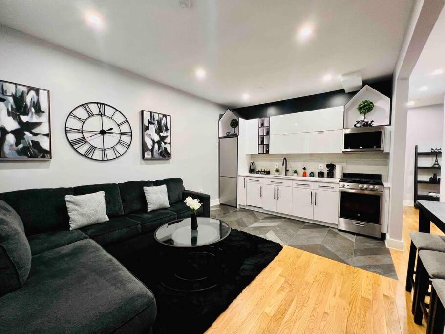 2 Bedroom Apartment, Close To Nyc & Downtown Jc! Apartment